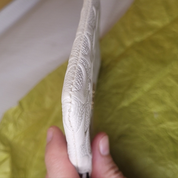 NWT Coach Signature Embossed White Leather Wristlet Wallet - Picture 9 of 11